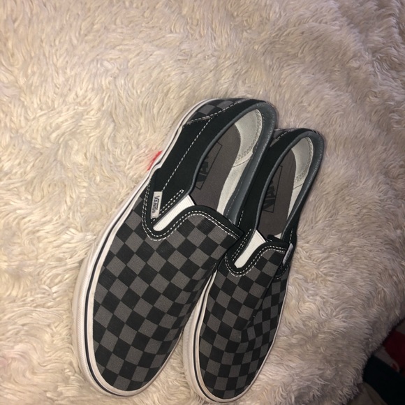 Size 8 women’s black and grey checkerboard vans - Picture 5 of 5
